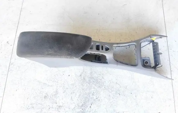 Renault Laguna II Armrest 8200025899