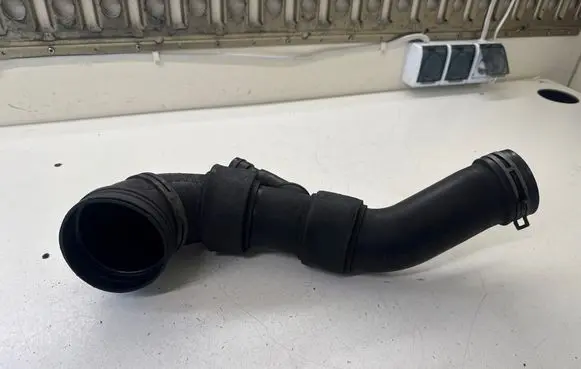 Volkswagen Transporter - Caravelle T5 Air intake hose/pipe 7H0129615