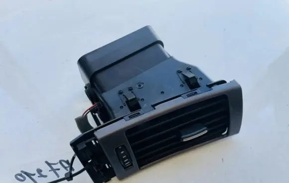 Audi A6 S6 C5 4B Dash center air vent grill 4b1820902