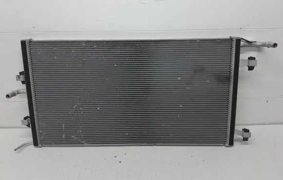 Ford Focus Optional radiator JX618D048AC