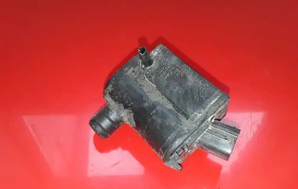 Hyundai Santa Fe Windscreen/windshield washer pump 985103E000