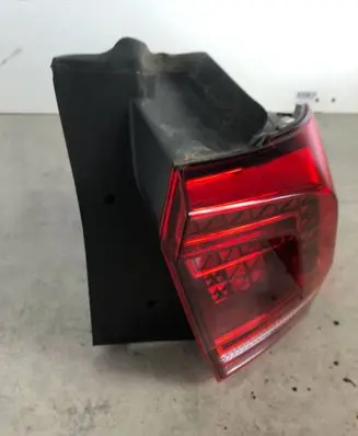 Volkswagen Tiguan Rear/tail lights 5NA945208F 2SD01252102