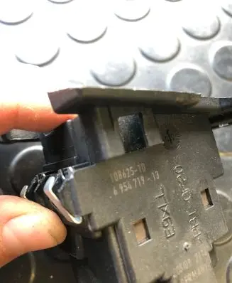 BMW 3 E90 E91 Ignition lock 10862510