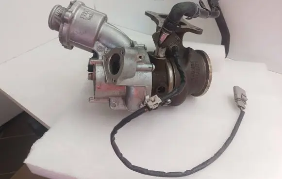 Volkswagen Golf VII Turbo 06K145702T 1408150921 1Z52712