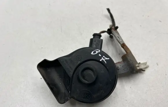 Volkswagen PASSAT B7 Horn signal A046522