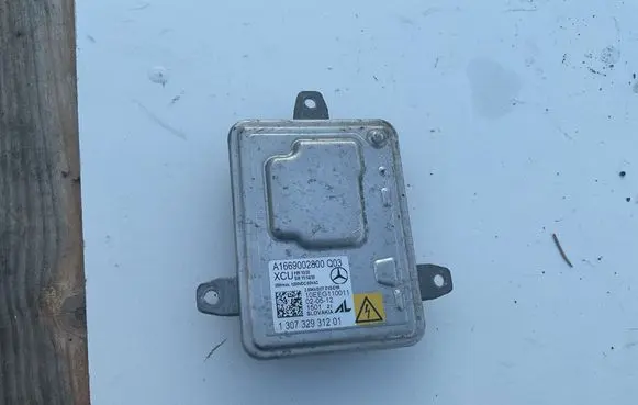 Mercedes-Benz ML W166 Headlight ballast module Xenon A1669002800 10EEG110011 130732931201