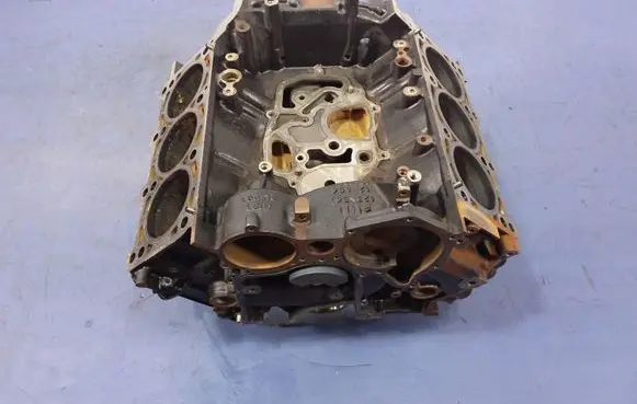 Audi A5 8T 8F Engine block 059105023F