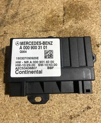 Mercedes-Benz E W212 Fuel injection pump control unit/module A0009003101 150307050929E A0009014000