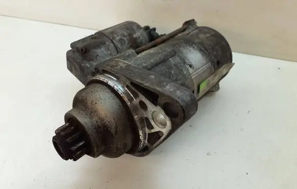 Volkswagen Golf Plus Starter motor 02Z911023H