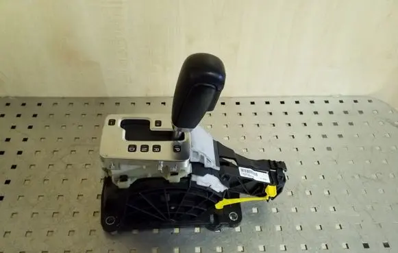 Volvo S80 Gear shifter/selector 30759122