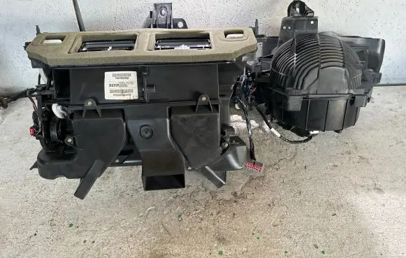 Dodge Challenger Interior heater climate box assembly housing P68299208AB TPYER349500792