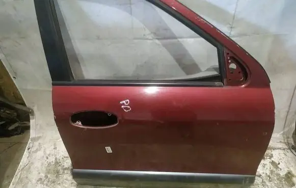 Hyundai Santa Fe Front door RAUDONOS