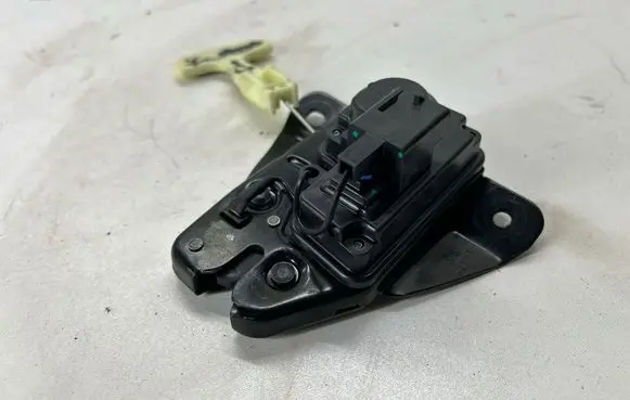Dodge Challenger Tailgate/trunk/boot lock/catch/latch 4589217AF 9217AF 32629217AF