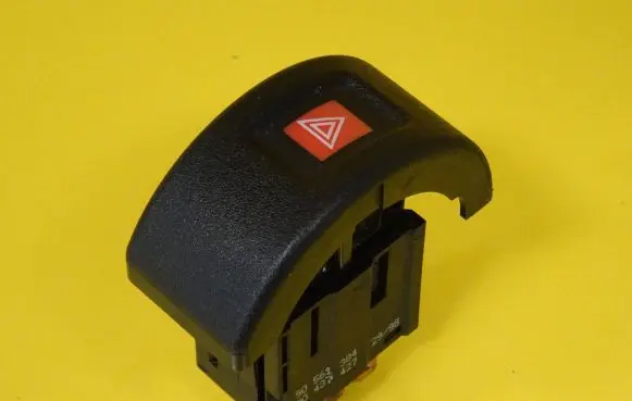 Opel Astra G Hazard light switch 90561384 90494406
