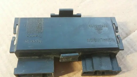 Volkswagen Corrado Tail light bulb cover holder 333945259