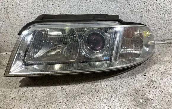 Audi A4 S4 B5 8D Headlight/headlamp 8D0941003AM
