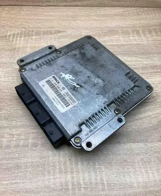 Renault Laguna II Engine control unit/module ECU 8200039569 0281010483