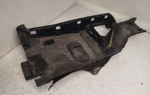 BMW 5 E60 E61 Air filter box 