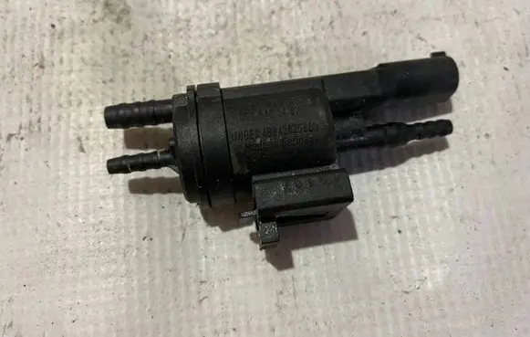 Mercedes-Benz E W212 Turbo solenoid valve 0025401497 A0025401497