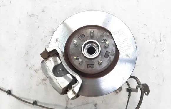 Front wheel hub spindle knuckle