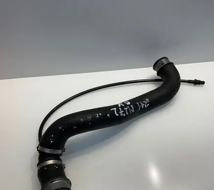 Engine coolant pipe/hose