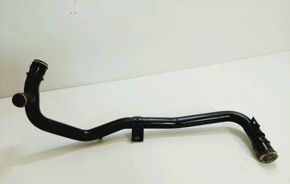 Audi A4 S4 B7 8E 8H Engine coolant pipe/hose 06D121071R