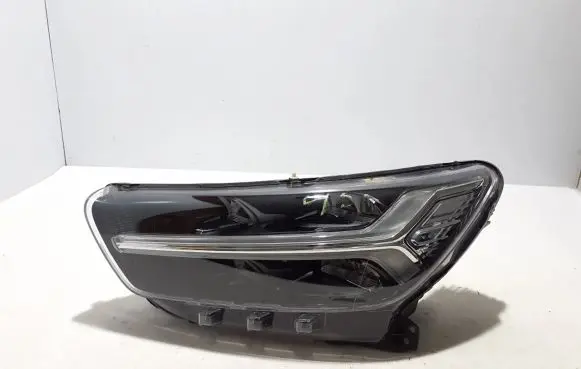 Volvo XC40 Headlight/headlamp 32133577