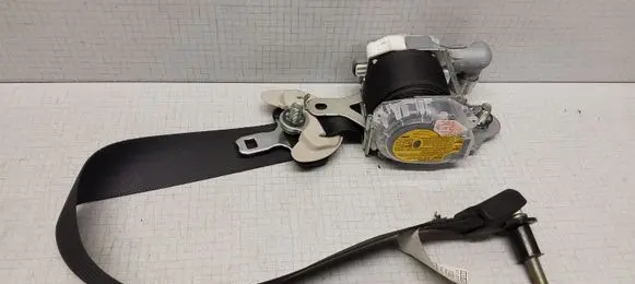 Subaru Outback Front seatbelt 7S1610P 038537 0538128