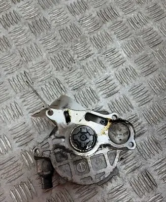 Volkswagen Tiguan Vacuum pump 03L145100F