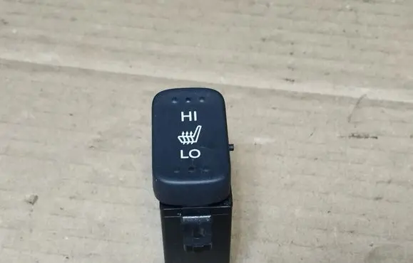 Honda CR-V Seat heating switch M33026