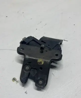 Audi A6 S6 C6 4F Tailgate/trunk/boot lock/catch/latch 4F5827505C