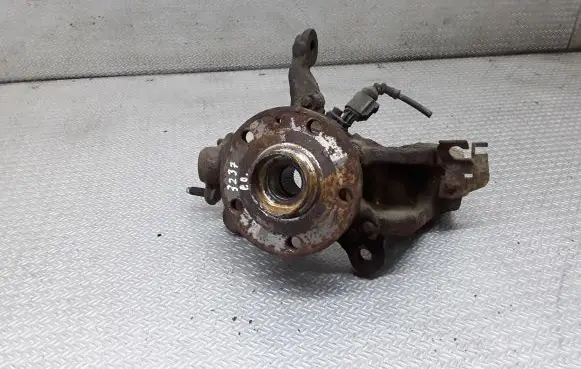 Volkswagen Touran I Front wheel hub spindle knuckle