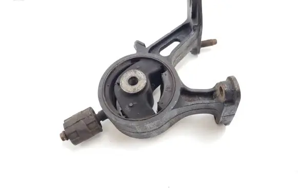 Toyota Verso Engine mounting bracket