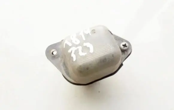 Mazda 323 Number plate light e135003