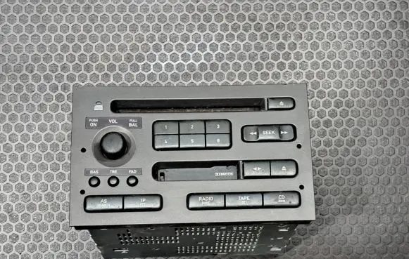 Saab 9-5 Radio/CD/DVD/GPS head unit 4616868 W0017252 FXM2016ZGA