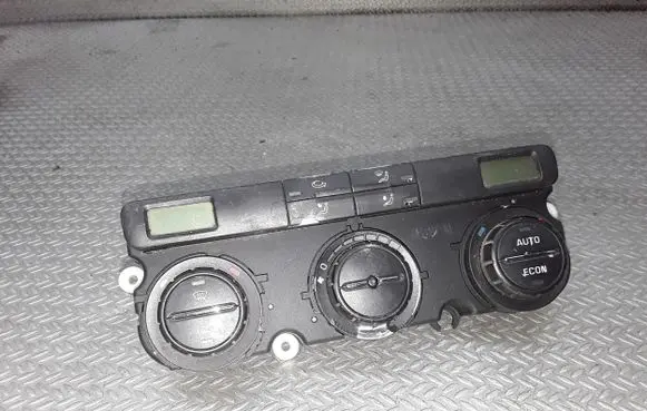Skoda Octavia Mk2 (1Z) Climate control unit 74241061