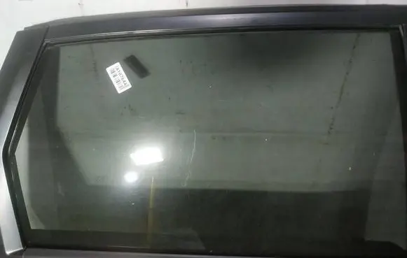 Rear door window glass