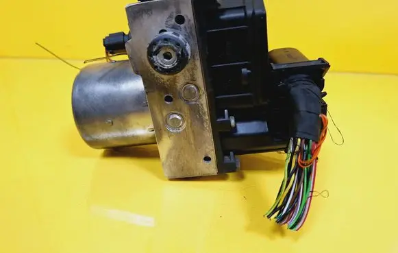 Volkswagen PASSAT B5 ABS Pump 0265950055 0265225124 4B0614517G