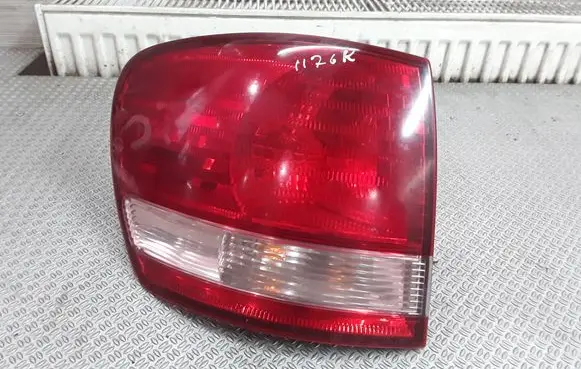 Toyota Avensis Verso Rear/tail lights