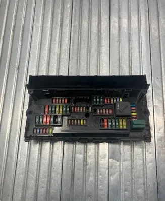 BMW 5 F10 F11 Fuse module 9252815 317033442 04650585