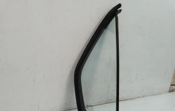 Honda CR-V Rear vent window glass 43R00048