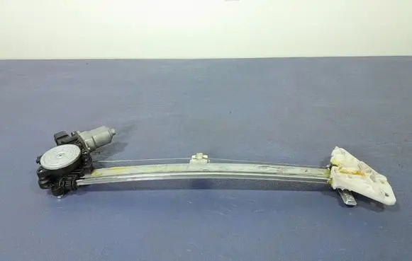 Subaru XV I Front door window regulator with motor
