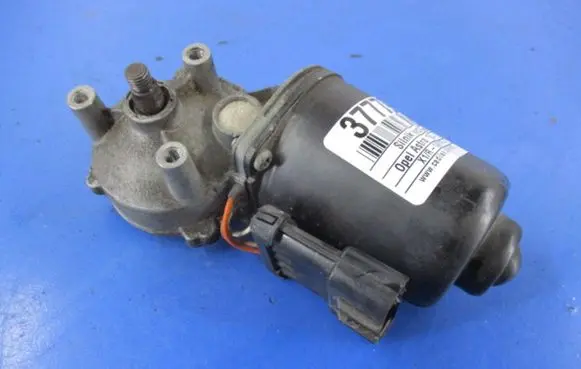 Opel Astra F Front wiper linkage and motor