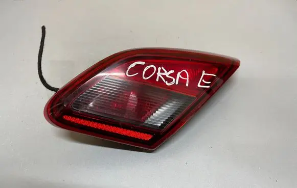 Opel Corsa E Tailgate rear/tail lights 39012632