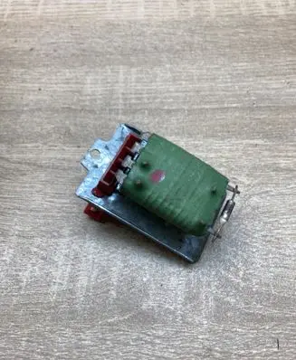 Audi A4 S4 B5 8D Heater blower motor/fan resistor 8D0959263 740245833F