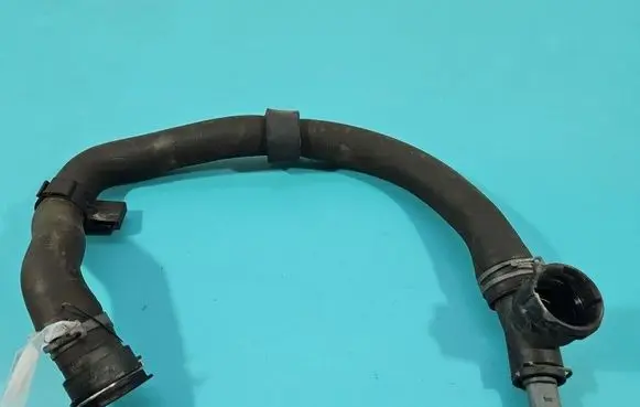 Engine coolant pipe/hose