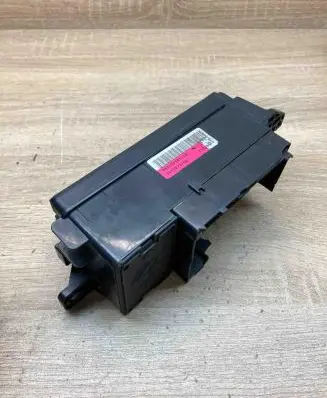 Mini One - Cooper Coupe R56 Fuse module 9213372 17236010
