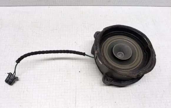 Mercedes-Benz E W210 Rear door speaker 2108204302