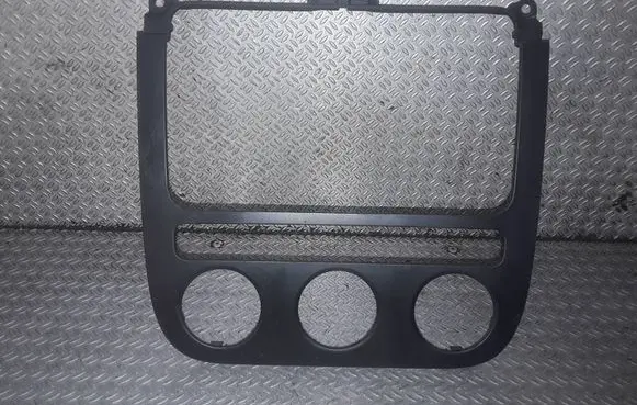 Volkswagen Golf V Radio/GPS head unit trim 1K0858071E
