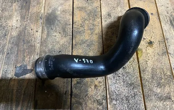 Mercedes-Benz C W203 Intercooler hose/pipe a2035281582 2035281582